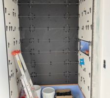 Début de la faïence de notre douche