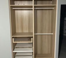 Ca m'a prit pas mal de temps de monter les 13 caissons PAX d'Ikea et tout ce qu'il va dedans ! mais leur rapport qualité/prix est top !!