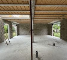 Photo de mise à jour, 7 mois et demi de chantier, trous de la maçonnerie rebouchés
