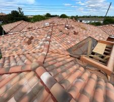 Pose des tuiles et étanchéité en cours