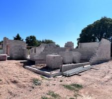 Élévation des murs rez-de-chaussée