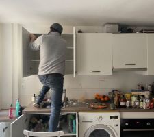 Démontage cuisine pour l?ouverture : accès future entrée vers séjour - cuisine