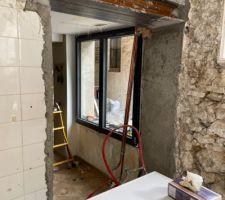 Vue de l?entrée   à partir du futur sejour- cuisine et nouvelle fenêtre