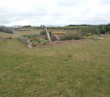 Au jardin comment resoudre un souci de robot tondeuse trop aventureux