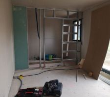 Pose des plaques de place   ba13
chambre et dressing avec porte a gallandage