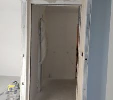 Cloison ajoutée alors que nous avions déjà terminé la peinture...