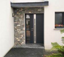 Parement porte d'entr&eacute;e