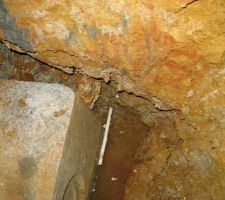 Le regard ceinturé d'eau