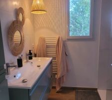 Parés douches des 3 salles d eau installés