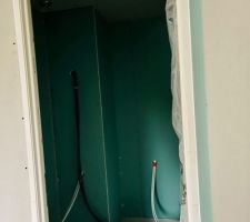 Petite salle de bain du bas lié à la chambre du bas