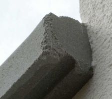 Quoi, ce n'est pas une bonne idée de manutentionner les appuis de fenêtres au godet ?