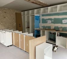 Cuisine IKEA en cours de montage par la soci&eacute;t&eacute; rekto