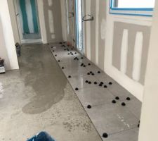 Début pose du carrelage