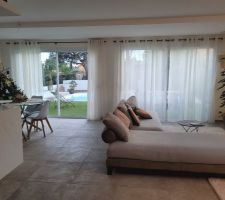 Voilages grande largeur et tringles anthracites assorties aux ?illets Leroy Merlin