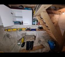 Le rdc/ atelier, je venais de poser les meubles/ étagères
