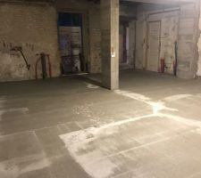 Enfin une dalle coul&eacute;e avec isolant et film de protection