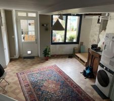 Désencombrement de l?entres (ancienne entrée / cuisine / salle à manger)