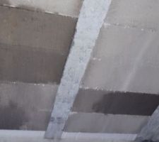Humidité sur hourdis et polystyrène de pont thermique qui pourri