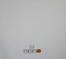 Pose du pied de la TV et de son passe c&acirc;ble dans la cloison