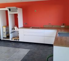 Pose de la cuisine en cours