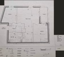 Plan de l'appartement au 1 er étage. Personne en dessous et sur les côtés. Une personne au dessus.