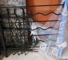 Arrivée des grilles de défense et du garde corps de l'étage