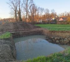 Trou de 3m de profondeur du terrassement de notre future maison