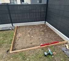 Coffrage pour futur dalle cabanon