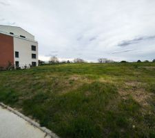 Terrain de la ZAC &agrave; Saint Orens o&ugrave; sera construit la maison individuelle par la soci&eacute;t&eacute; ACCESSIS anciennement JRHC.