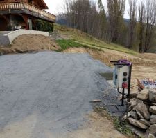 Construction de la plateforme qui supportera la grue - CC-BY-NC-SA