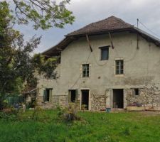 Ceinture de maison débarrassée de son ciment