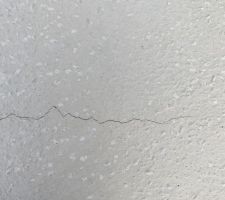 Dalle après 7 jours, des fissures de retrait