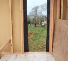 On a longtemps hésité sur les ouvertures au Nord mais se priver de la vue sur le terrain et la vallée, ça aurait été bien dommage...