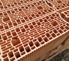 Briques pour les murs de la maison