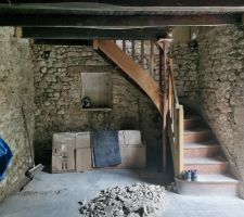 Mur Nord de la Cuisine débarrassé de son béton et de l'évier.