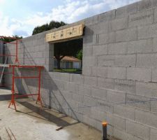 Fen&ecirc;tre haute du s&eacute;jour.