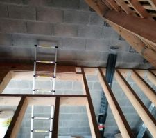 Aménagement du dessus du garage pour du futur stockage
