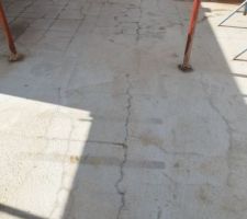 Dalle du rez-de-chaussée qui fait des micros fissures au niveau de la future salle à manger