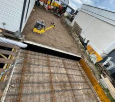 Terrassement de la dalle de l'extension