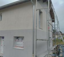Crépi de finition 
Beige fassa bortolo
Gris parex lanko