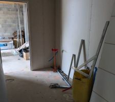 Placage et pose des portes intérieures