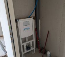 Placage et pose des portes intérieures