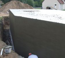 Enduit des murs de sous-sol en cours
