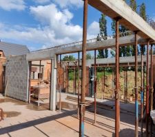 Poteau et poutre salon