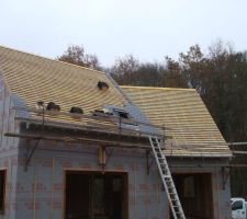 Le velux avec la couverture du deuxième côtés