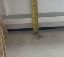Seuil de baie vitrée pendant la construction