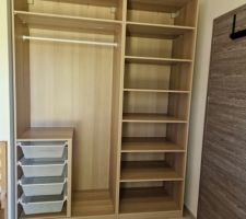 Placard dans la chambre de notre fille