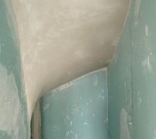 Cage d'escaliers cave