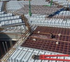 Ferraillage de la douche en ST50C (avec 2 nappes), et pose des barres de Ø20 et Ø14 suivant le plan de pose.