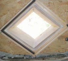 Châssis fixe fixé à la maçonnerie